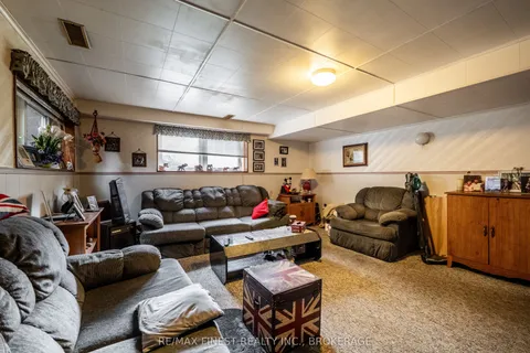 896 Development Drive, ON K7M 5T1