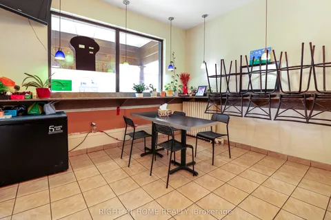 508 RIDEAU Street, ON K1N 5Z6