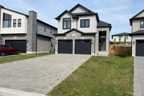 1774 Brunson Way, ON N6K 0H1