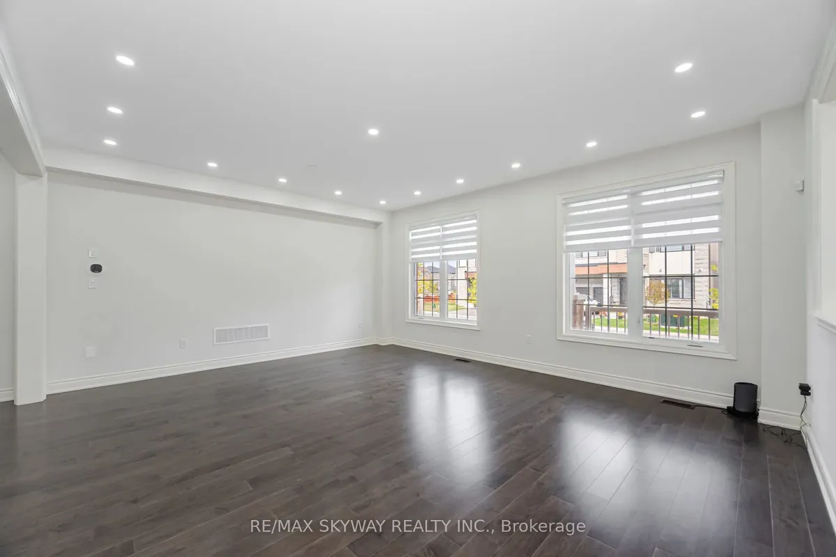 68 Pond View Gate, ON L8B 2A1