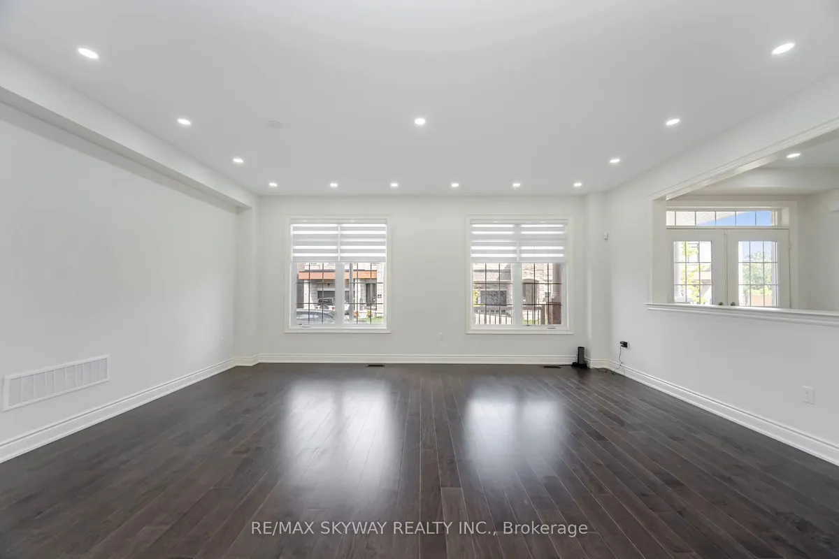 68 Pond View Gate, ON L8B 2A1