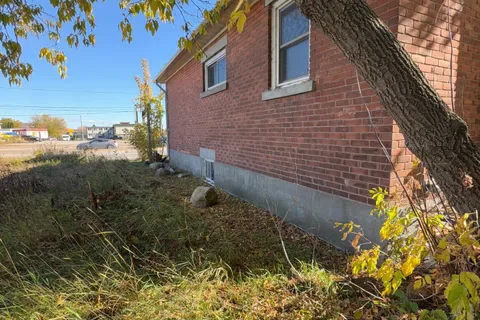 1107 Algonquin Avenue, ON P1B 4Y1