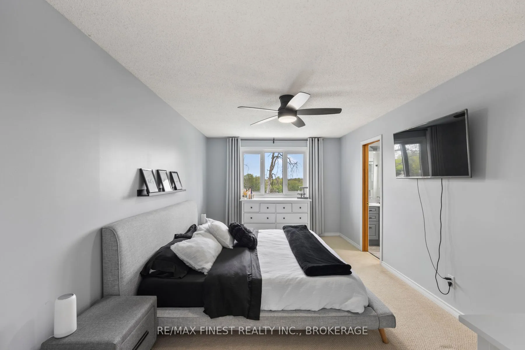 593 Forest Hill Drive, ON K7M 7N6