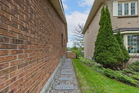 593 Forest Hill Drive, ON K7M 7N6