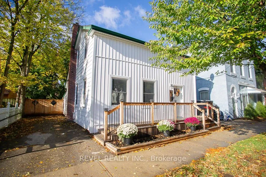 82 Albion Street, ON N3T 3M4