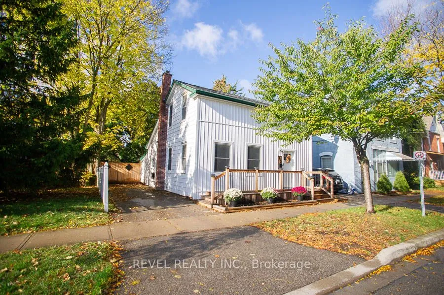 82 Albion Street, ON N3T 3M4