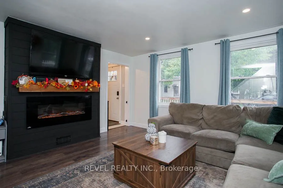 82 Albion Street, ON N3T 3M4