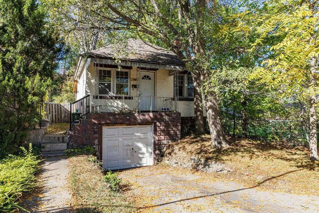 132 Tope Crescent, ON L8S 1M7