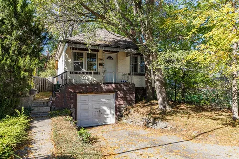 132 Tope Crescent, ON L8S 1M7