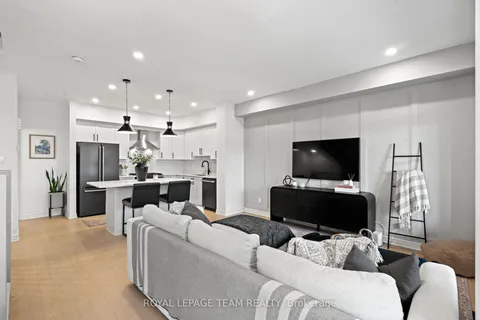 14 Verglas Lane, ON K1W 0P5