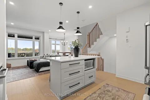 14 Verglas Lane, ON K1W 0P5