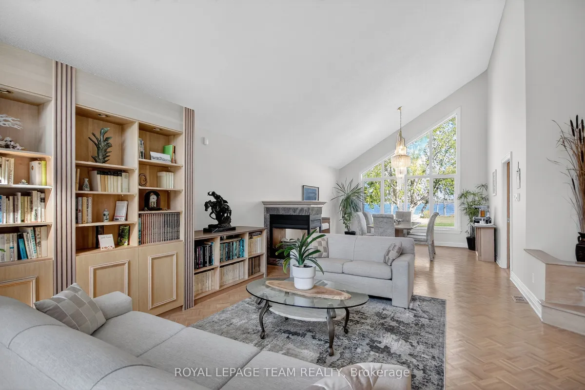 259 GRANDVIEW Road, ON K2H 8B9