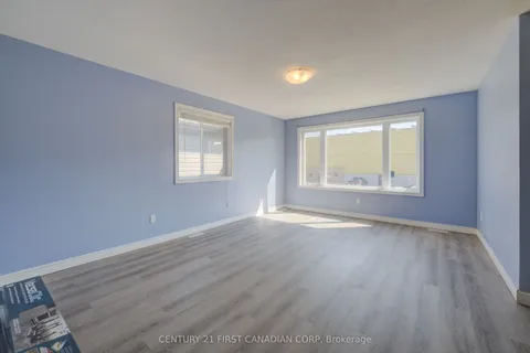 212 Ewart Street, ON N7G 4G6