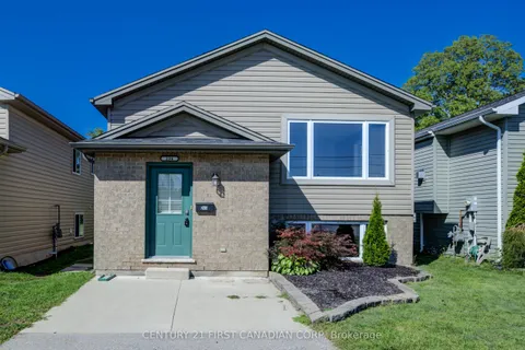 212 Ewart Street, ON N7G 4G6