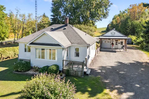 10629 County Rd 2 Road, ON K0K 2G0