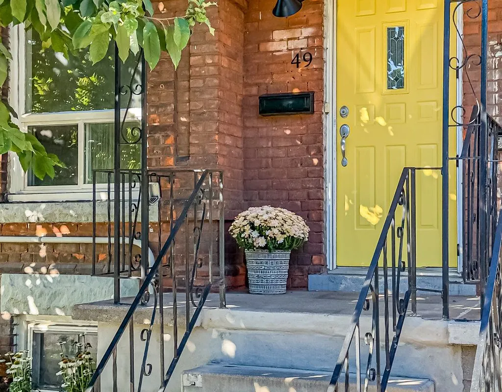 49 Madison Avenue, ON L8L 5Y5