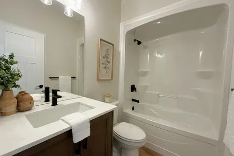 56 POSTMA Crescent, ON N0M 1A0