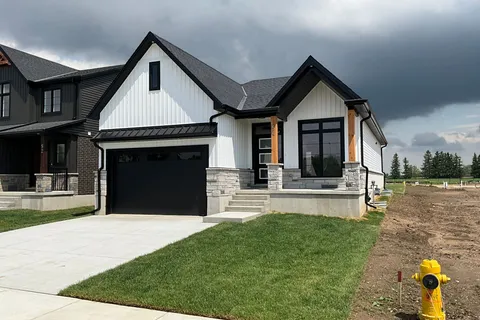 56 POSTMA Crescent, ON N0M 1A0