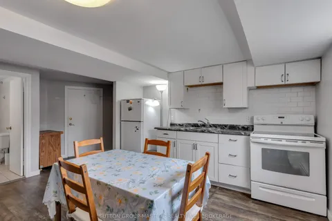 250 Yonge Street, ON K7M 1G5