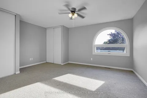 89 Thornbury Crescent, ON K2G 6C4