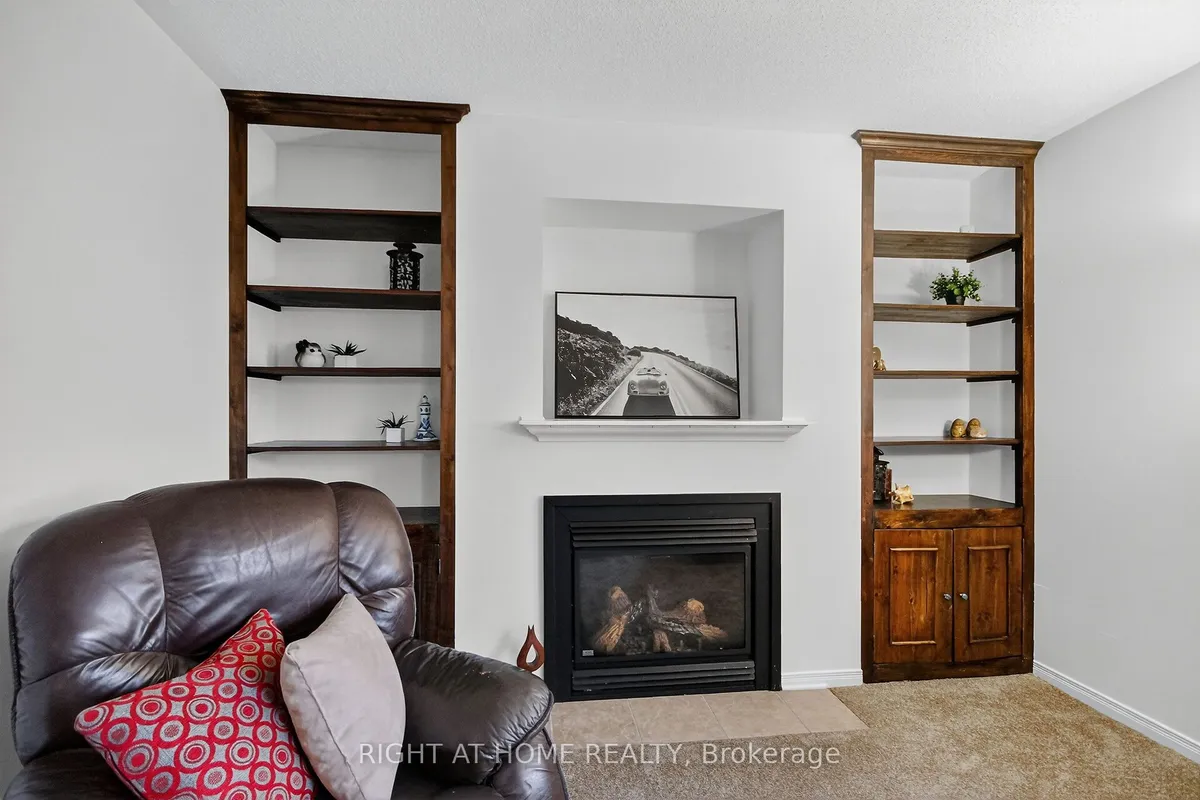 150 Abaca Way, ON K2S 2C2