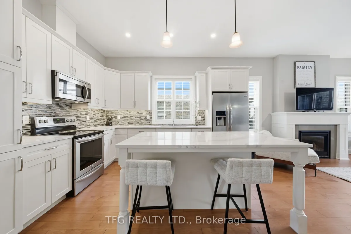 816 Smith Road, ON K9A 0B7