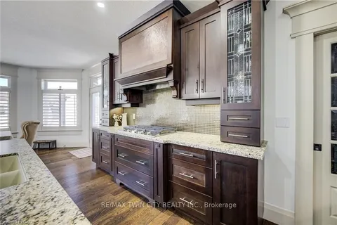 226 Shade Street, ON N3A 4J2