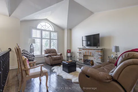 8207 Beaver Glen Drive, ON L2H 3K5