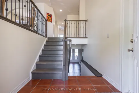 8207 Beaver Glen Drive, ON L2H 3K5