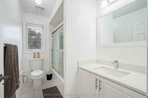 244 palmer Lane, ON N4T 0G5