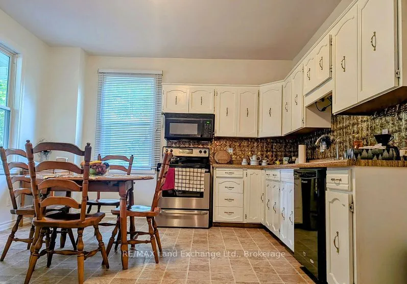 431 Coombs Street, ON N0M 1H0