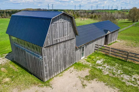 071533 10th Line, ON L9W 7A1