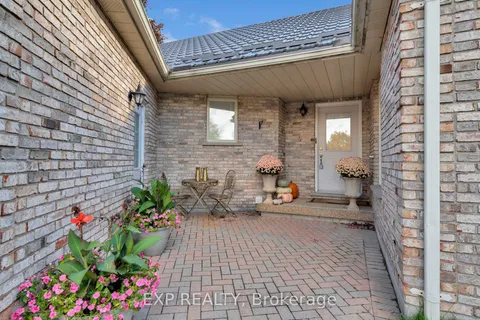 17 Abbey Lane, ON N0M 1S1