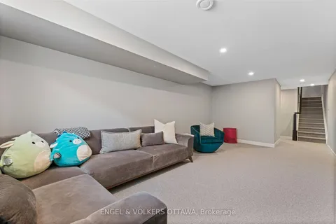 517 Cobra Crescent, ON K2V 0T6