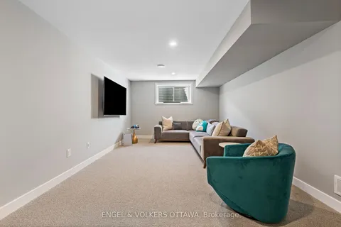 517 Cobra Crescent, ON K2V 0T6