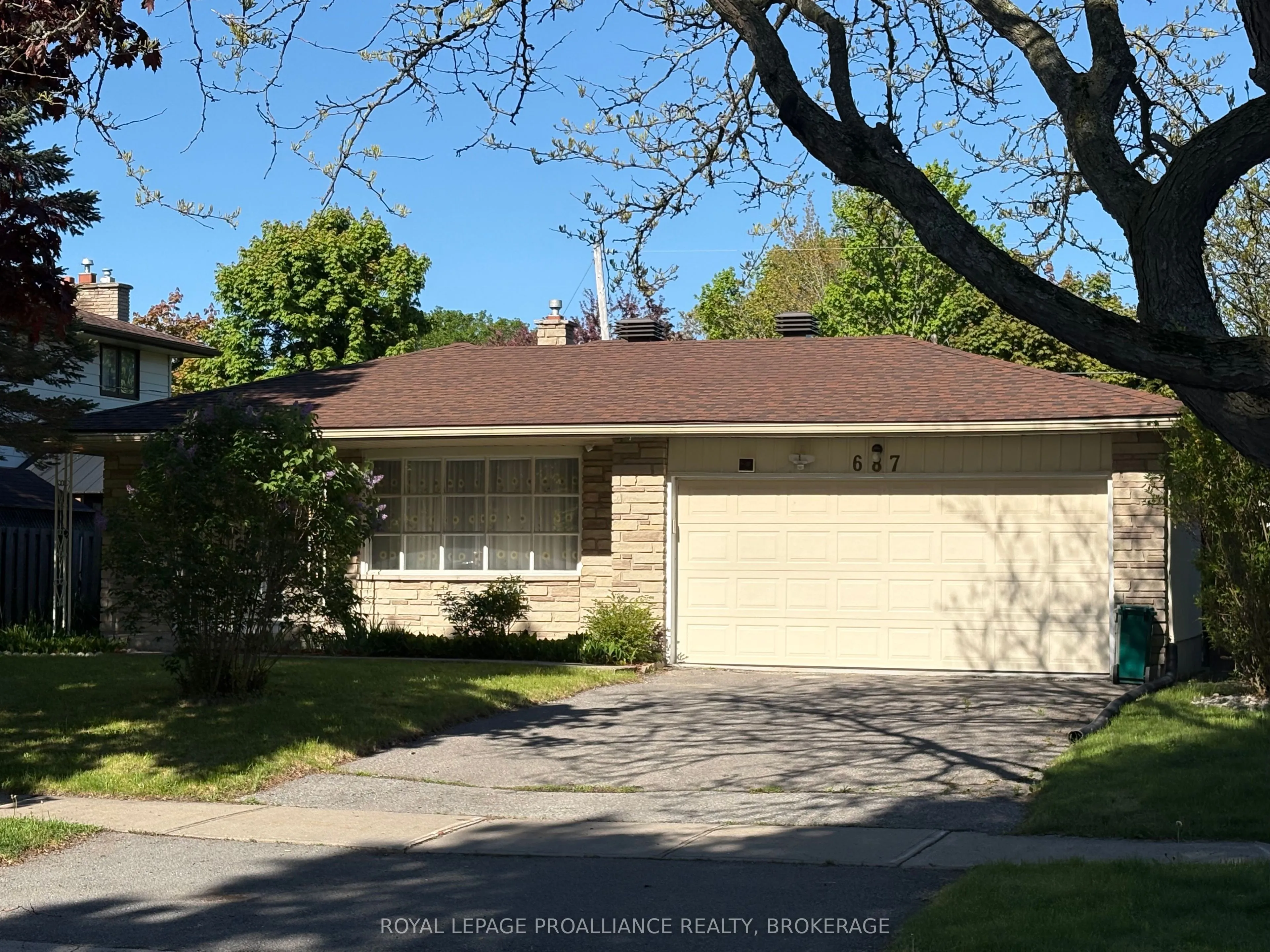 687 Harrow Place, ON K7M 5M1