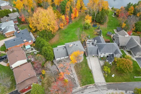 614 Guinevere Court, ON P1A 3N9