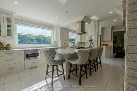 614 Guinevere Court, ON P1A 3N9