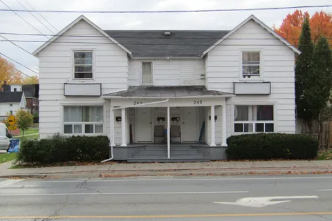240-242 Second Street, ON K6H 1Y7