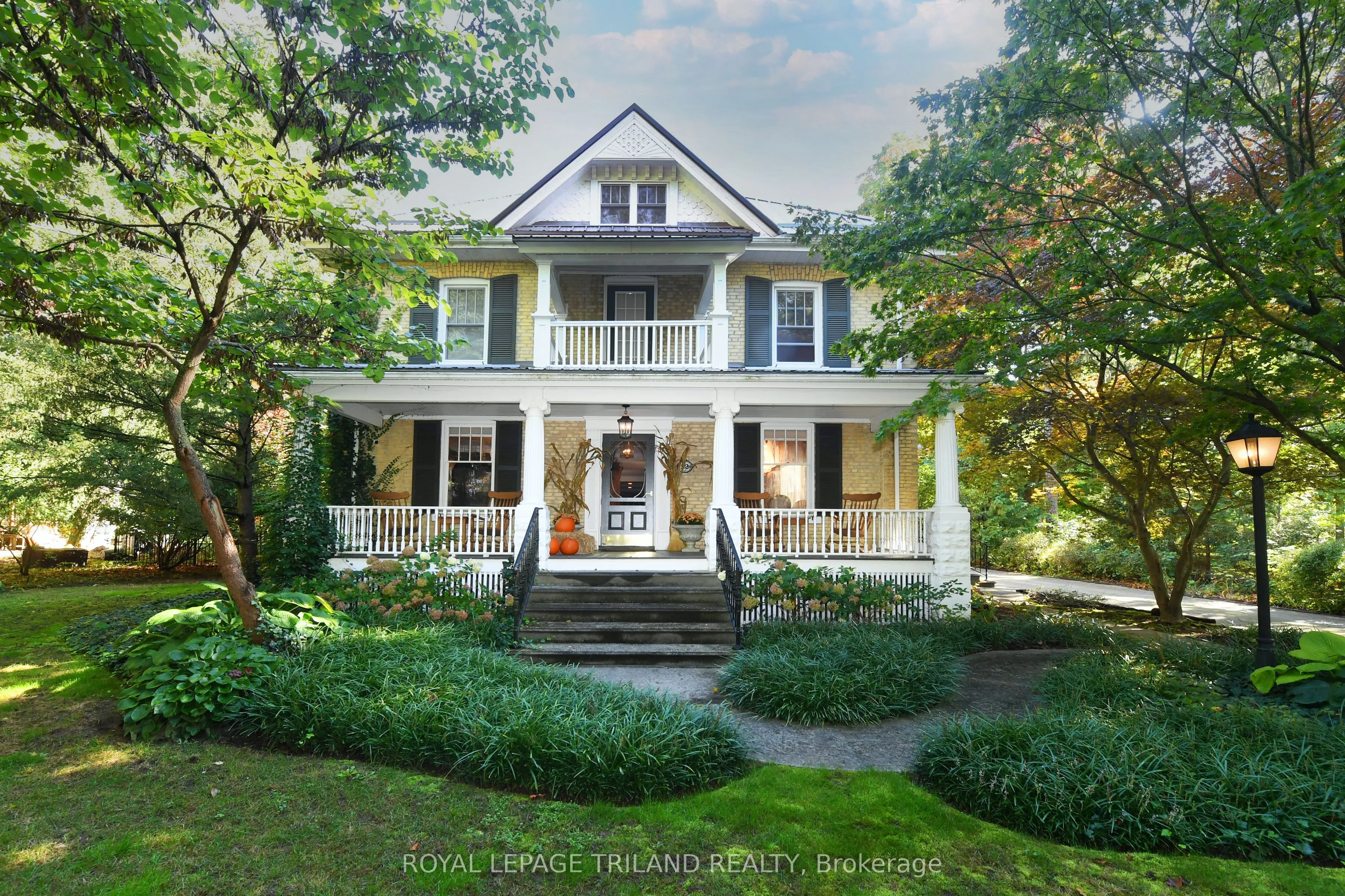 12 VICTORIA Street, ON N7A 2R5