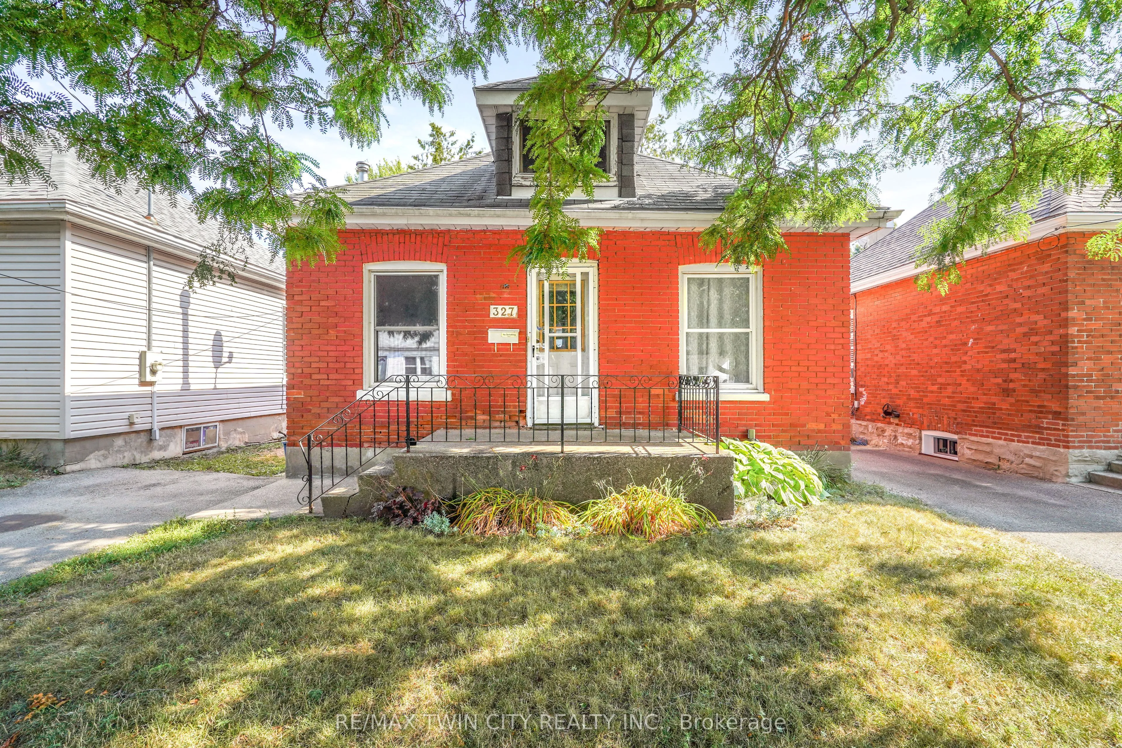 327 Sheridan Street, ON N3S 4R8