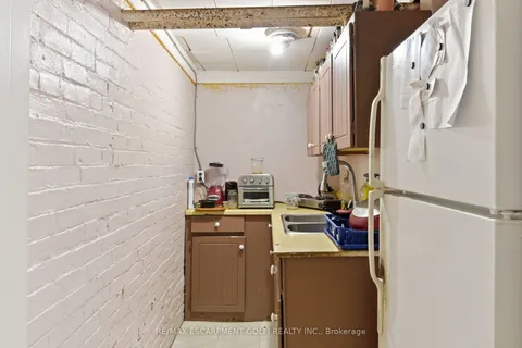 180 Ontario Street, ON L2R 5K9