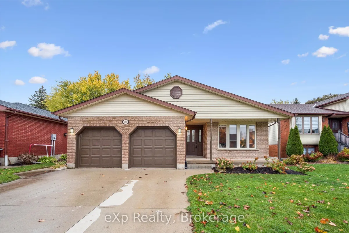 660 Maple Avenue, ON N4W 3G5