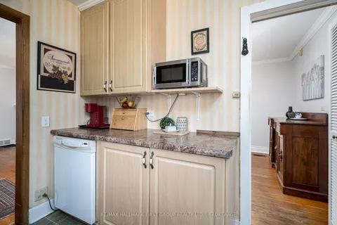 366 Dundas Street, ON K7R 2B6