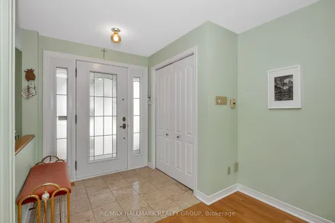 1725 Autumn Ridge Drive, ON K1C 6Z1