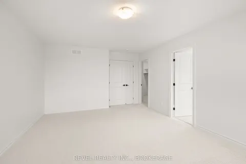 1075 Barrow Avenue, ON K7M 0K5