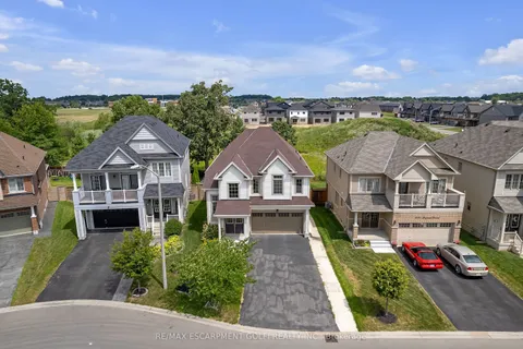 8561 DOGWOOD Crescent, ON L2H 0K7