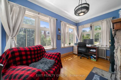 219 East Street, ON K7R 1T2