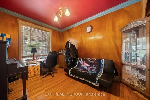 219 East Street, ON K7R 1T2