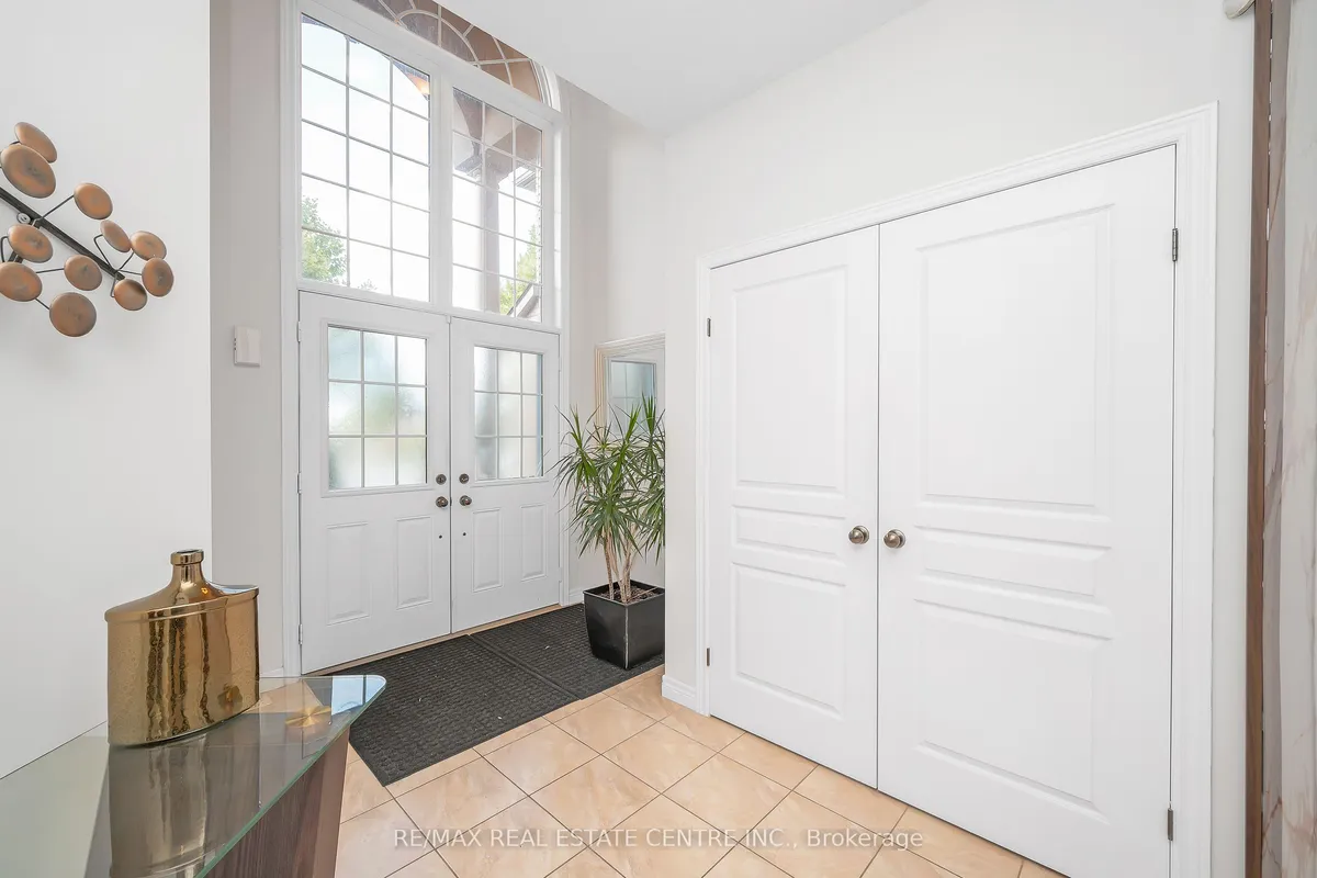 733 Stone Church Road, ON L8W 1A9